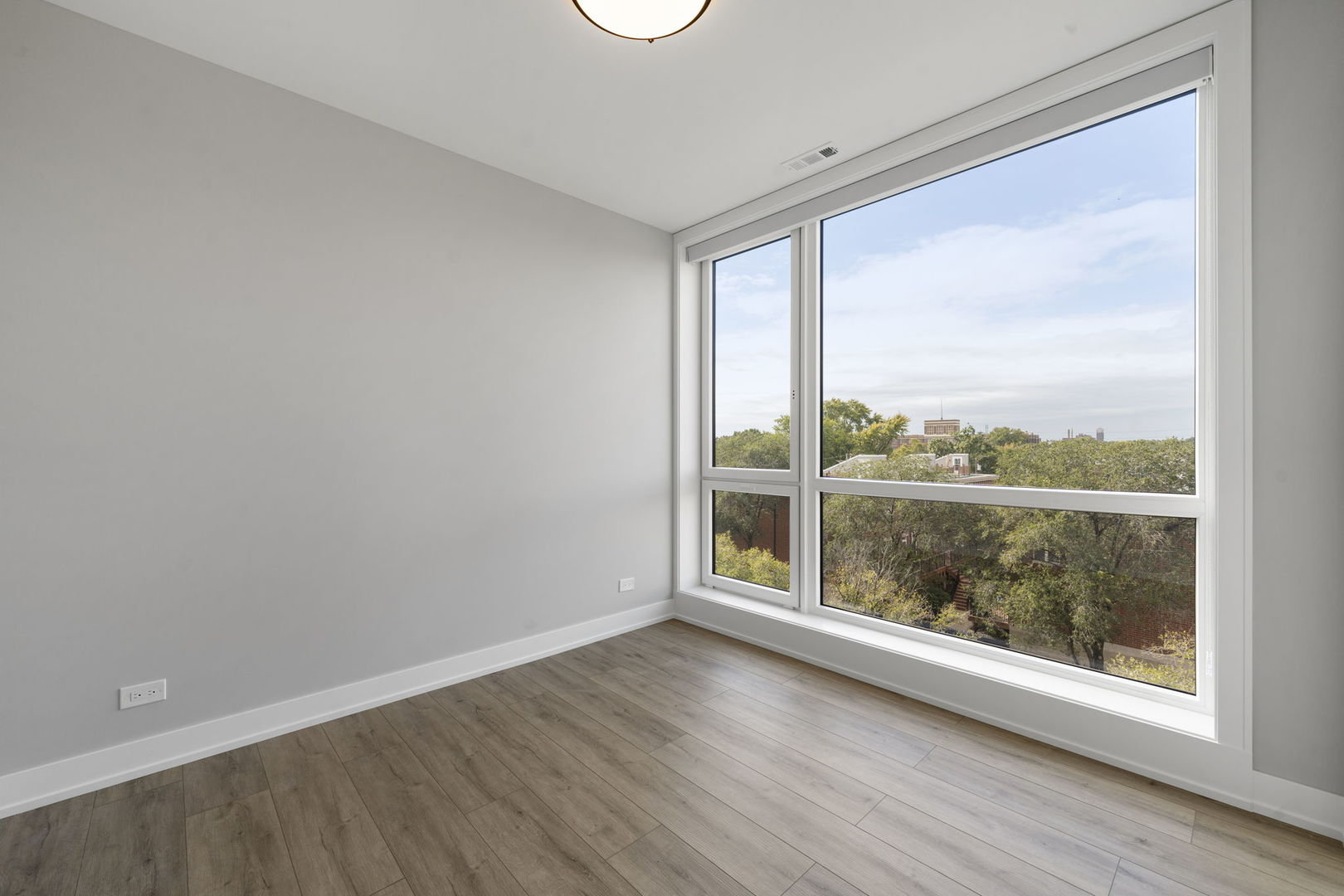 2355 W Flournoy Street #401, Chicago, IL 60612