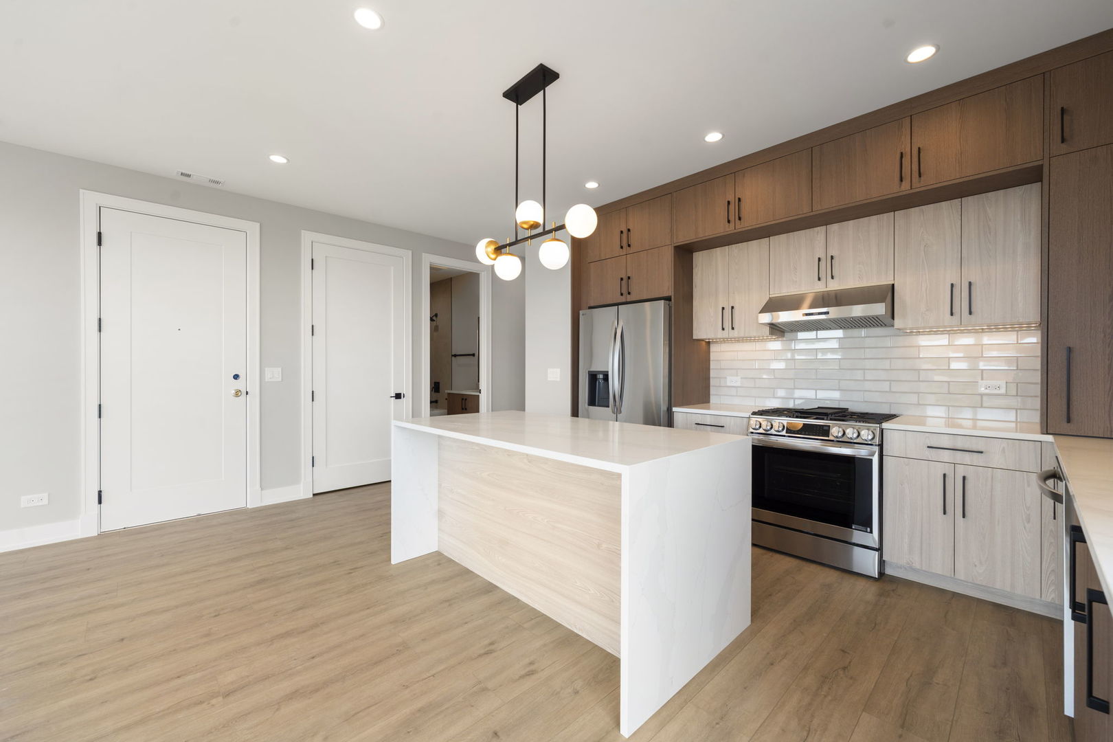 2355 W Flournoy Street #401, Chicago, IL 60612