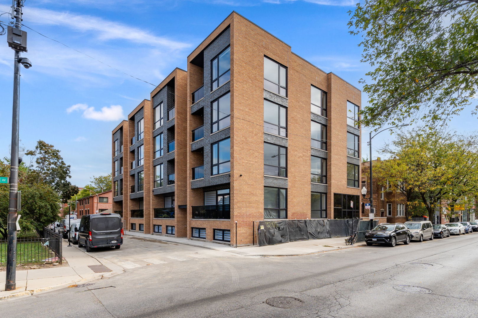 2355 W Flournoy Street #401, Chicago, IL 60612