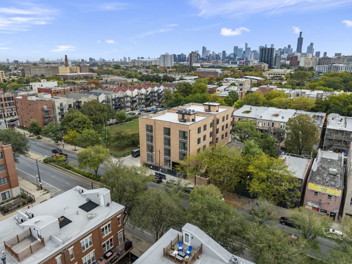 2355 W Flournoy Street #401, Chicago, IL 60612