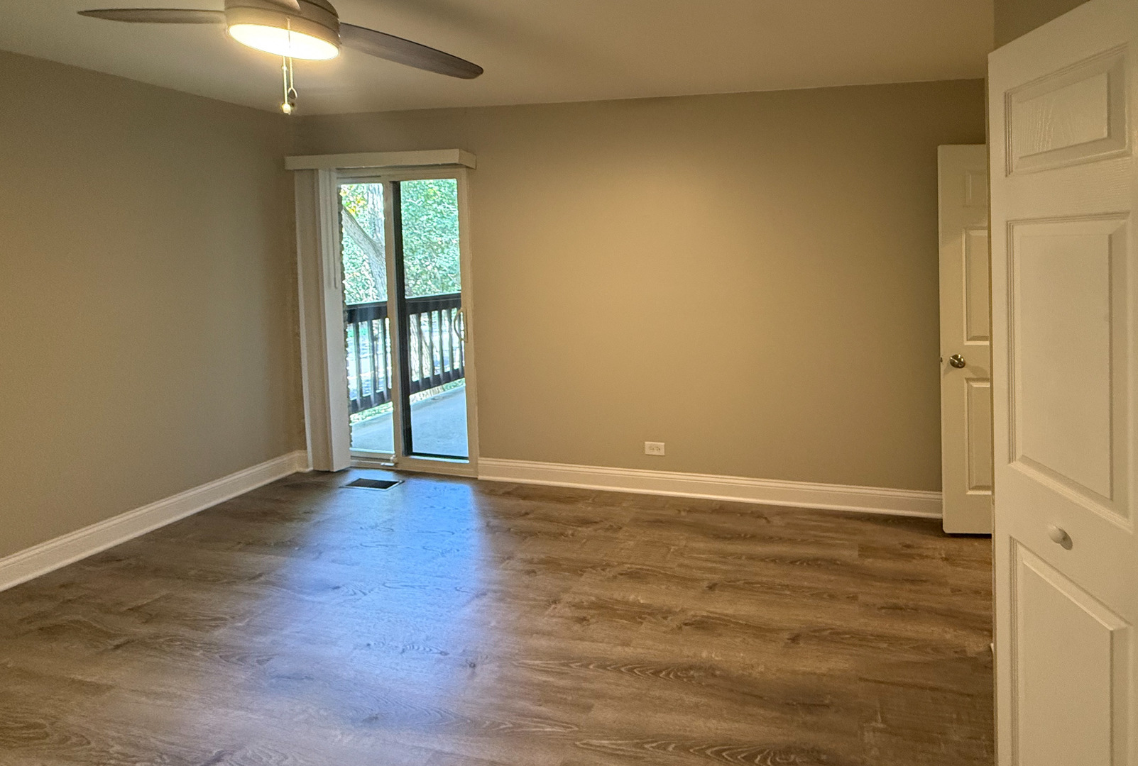 5600 Hillcrest Lane #2L, Lisle, IL 60532