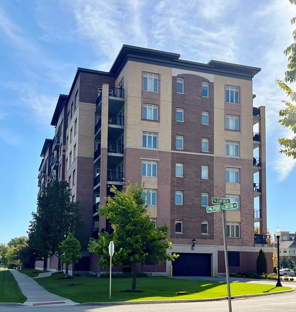 1199 E Port Clinton Road #304, Vernon Hills, IL 60061