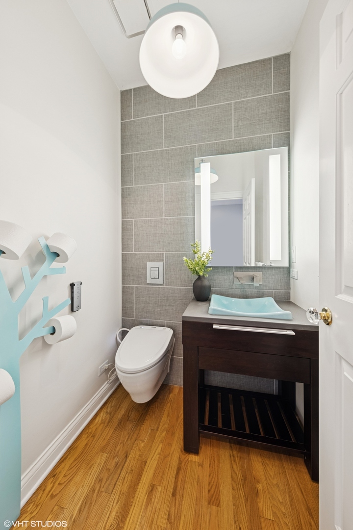 28 S Clay Street, Hinsdale, IL 60521