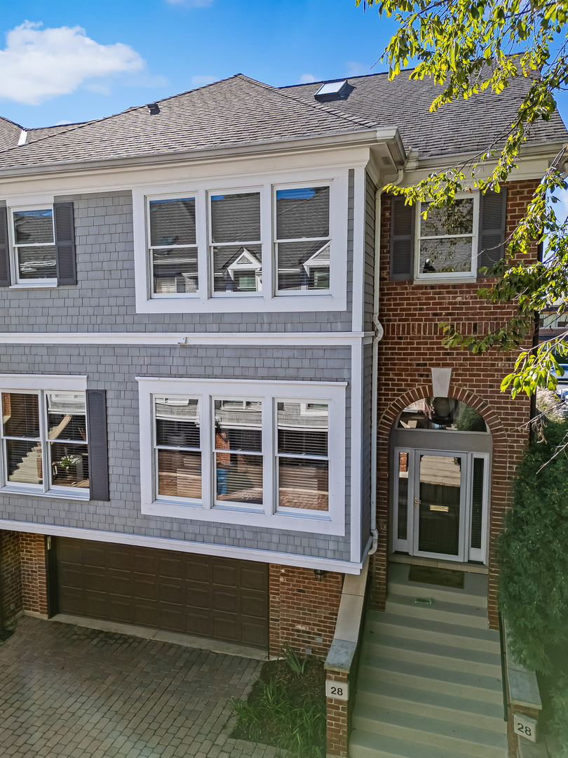 28 S Clay Street, Hinsdale, IL 60521