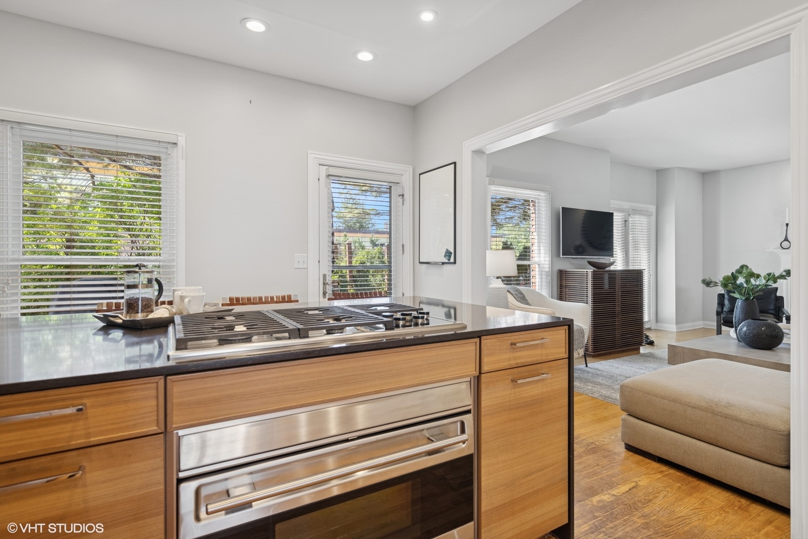 28 S Clay Street, Hinsdale, IL 60521