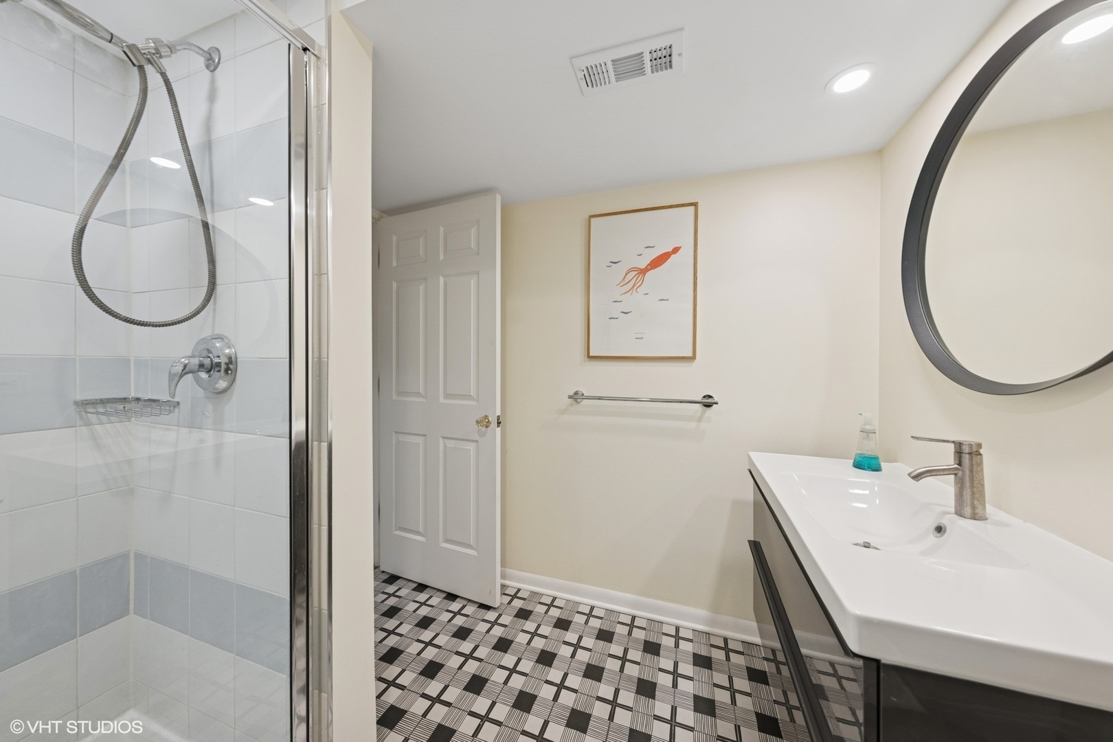 28 S Clay Street, Hinsdale, IL 60521