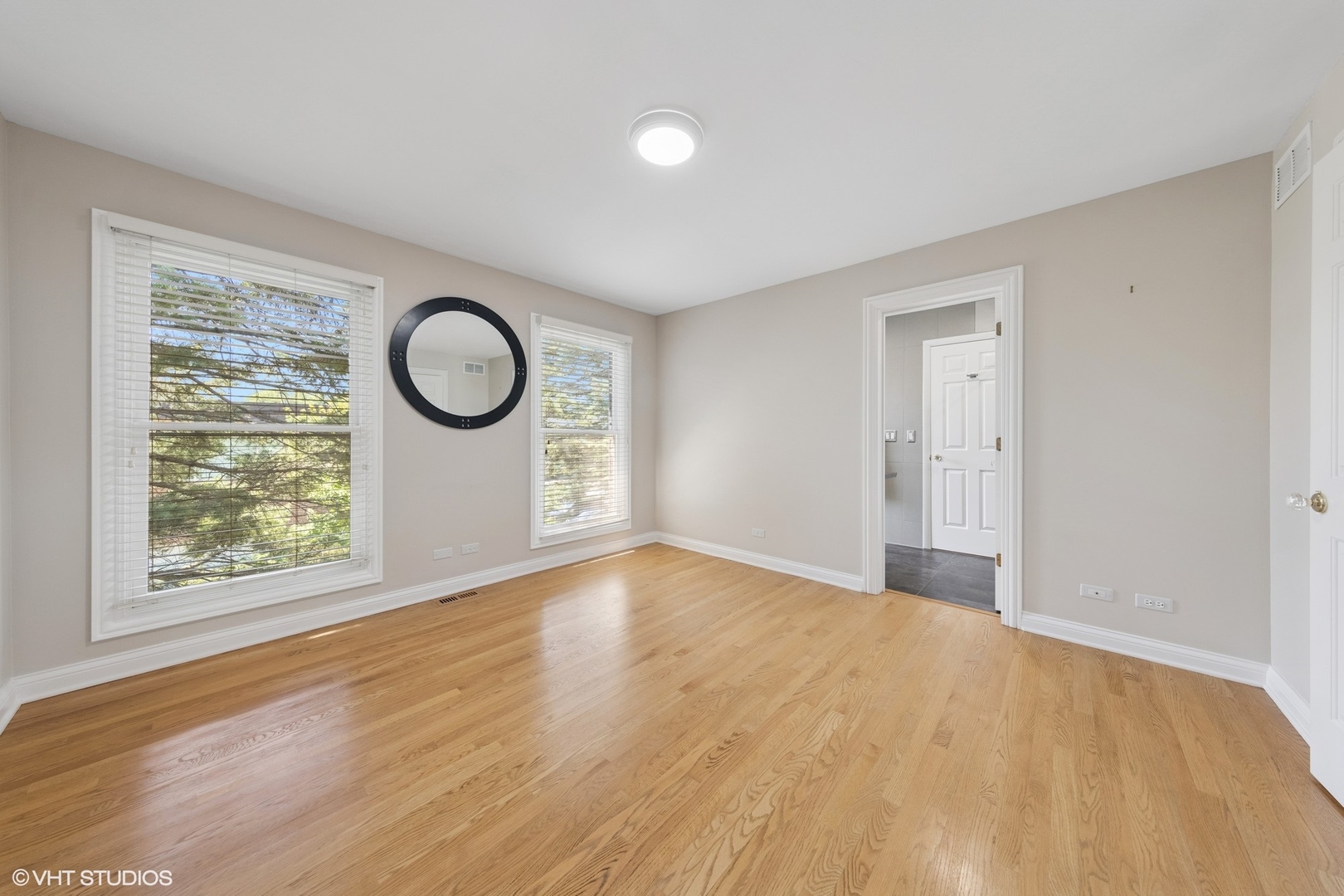 28 S Clay Street, Hinsdale, IL 60521