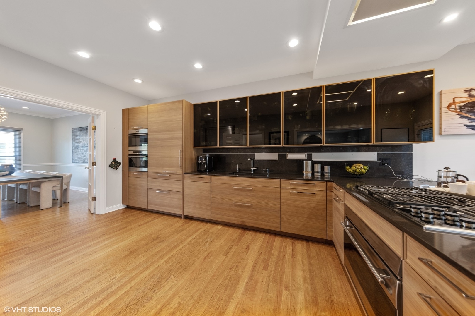 28 S Clay Street, Hinsdale, IL 60521