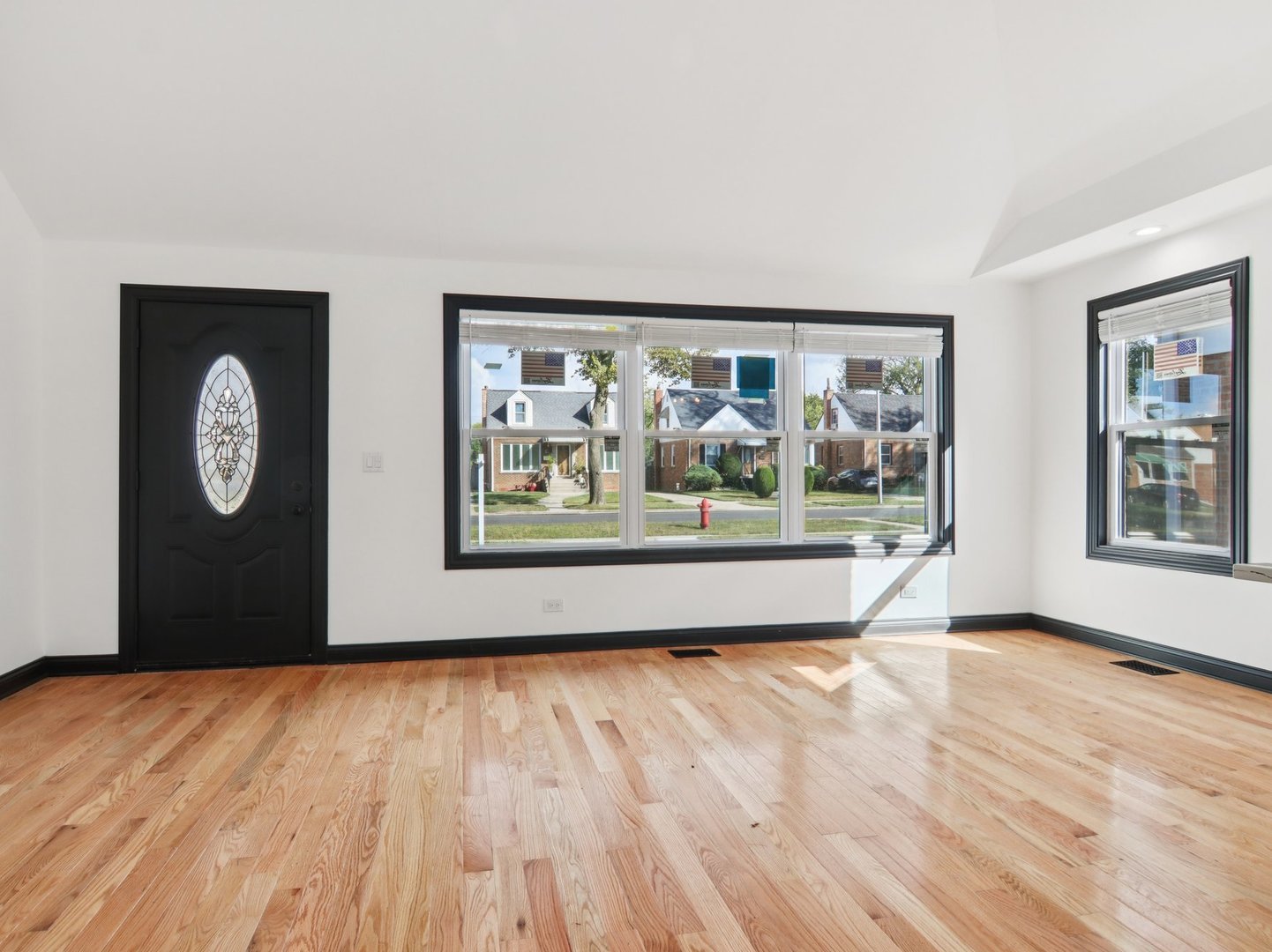 404 Frederick Avenue, Bellwood, IL 60104