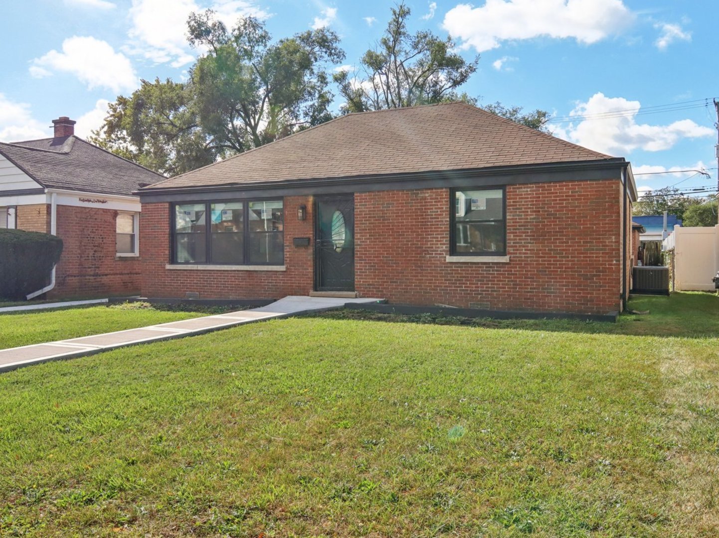 404 Frederick Avenue, Bellwood, IL 60104