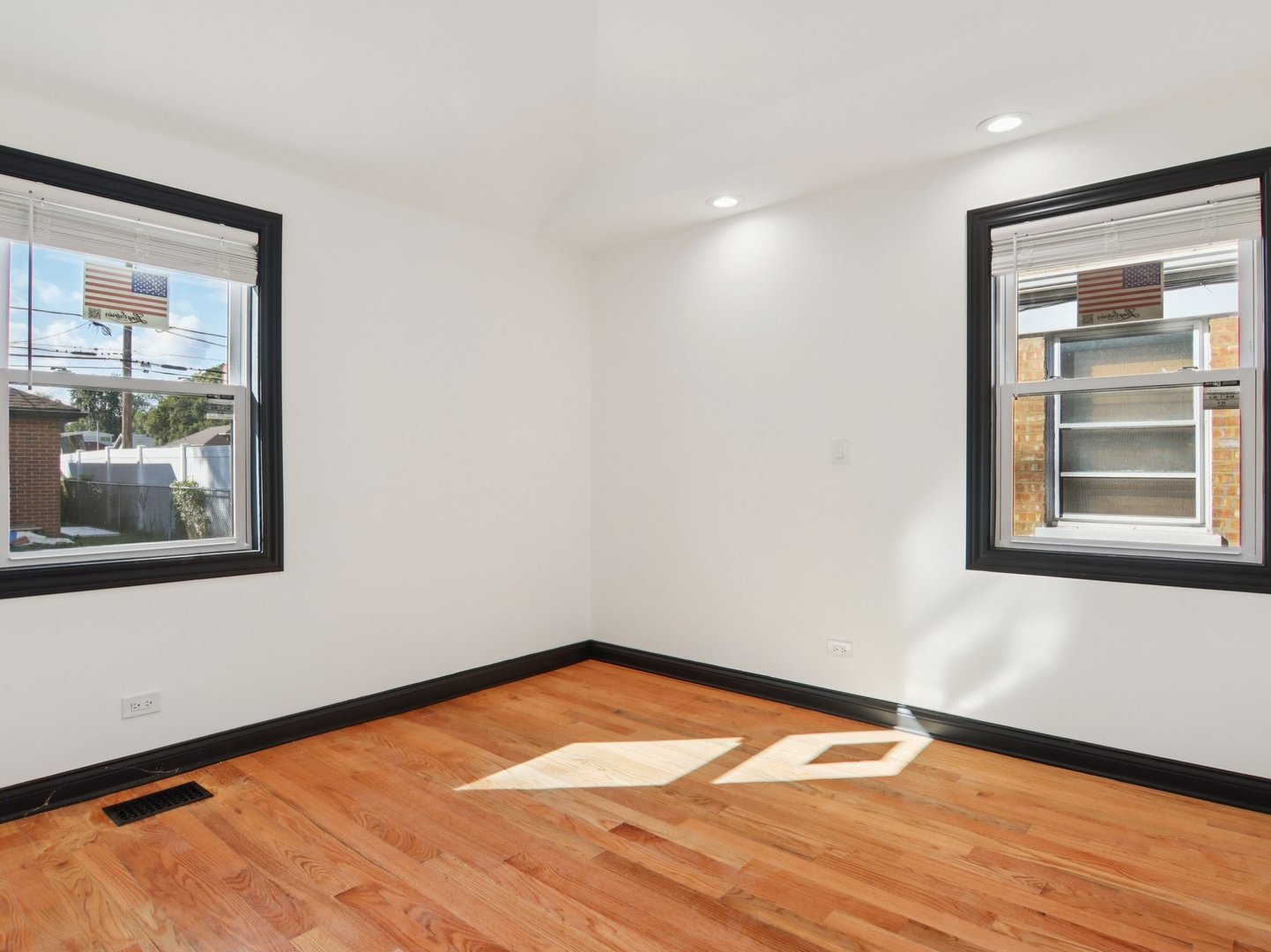 404 Frederick Avenue, Bellwood, IL 60104