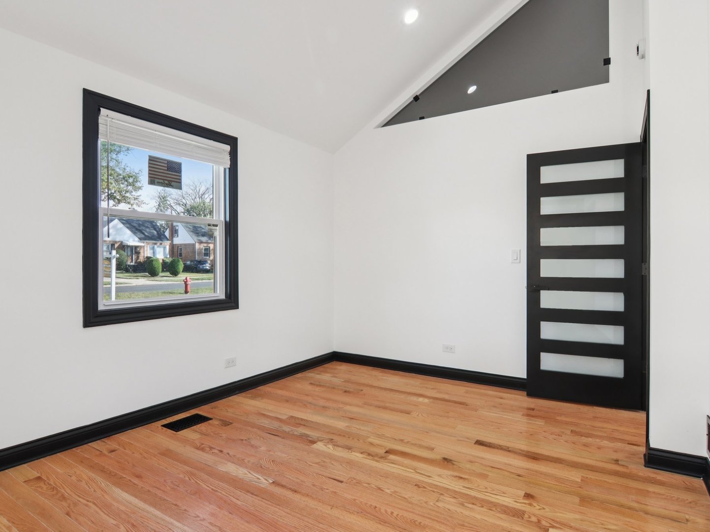 404 Frederick Avenue, Bellwood, IL 60104