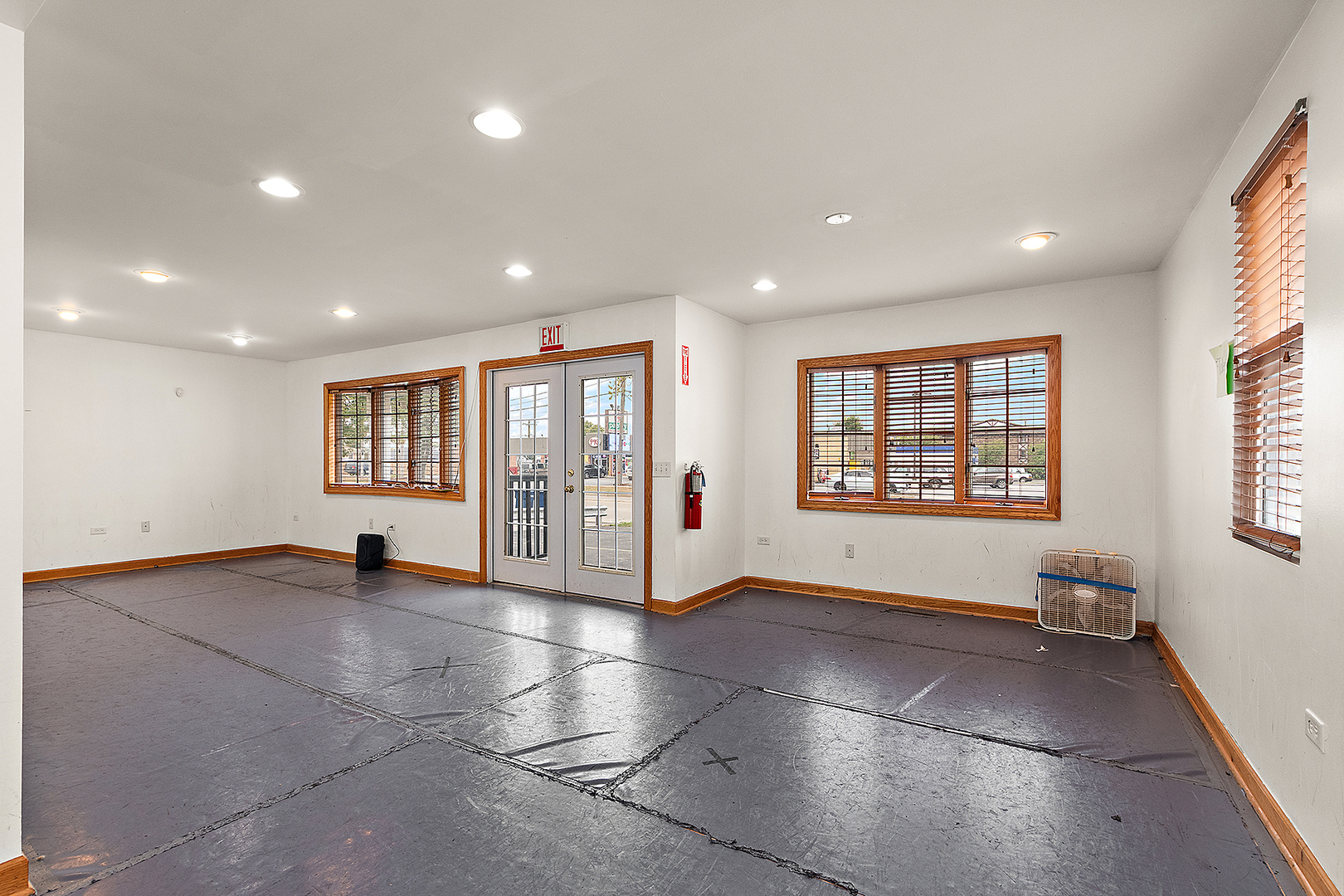 6401 W 107th Street, Worth, IL 60482