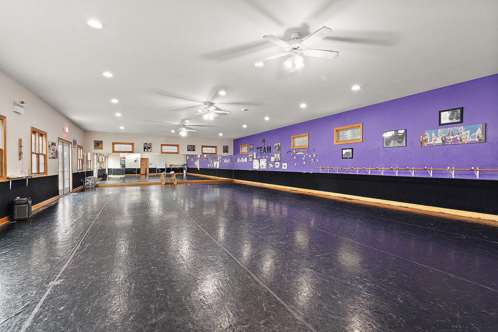 6401 W 107th Street, Worth, IL 60482