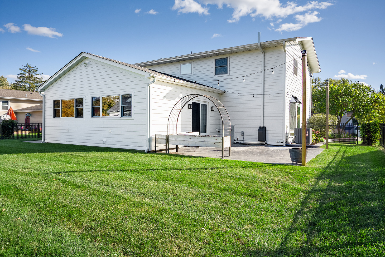 742 Ridgeview Street, Downers Grove, IL 60516