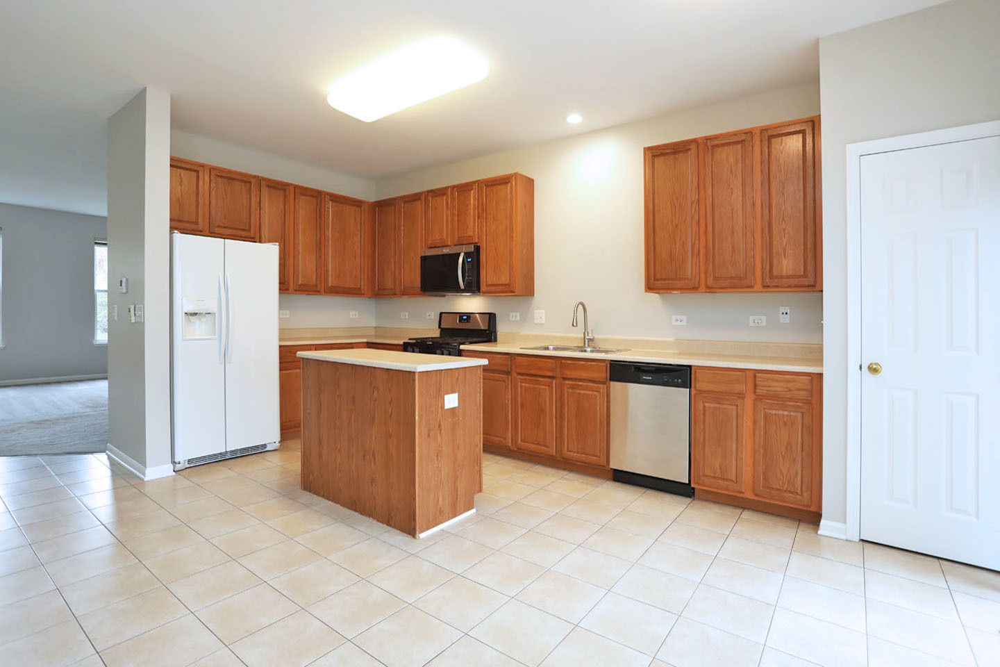 753 Thornbury Court, Bartlett, IL 60103