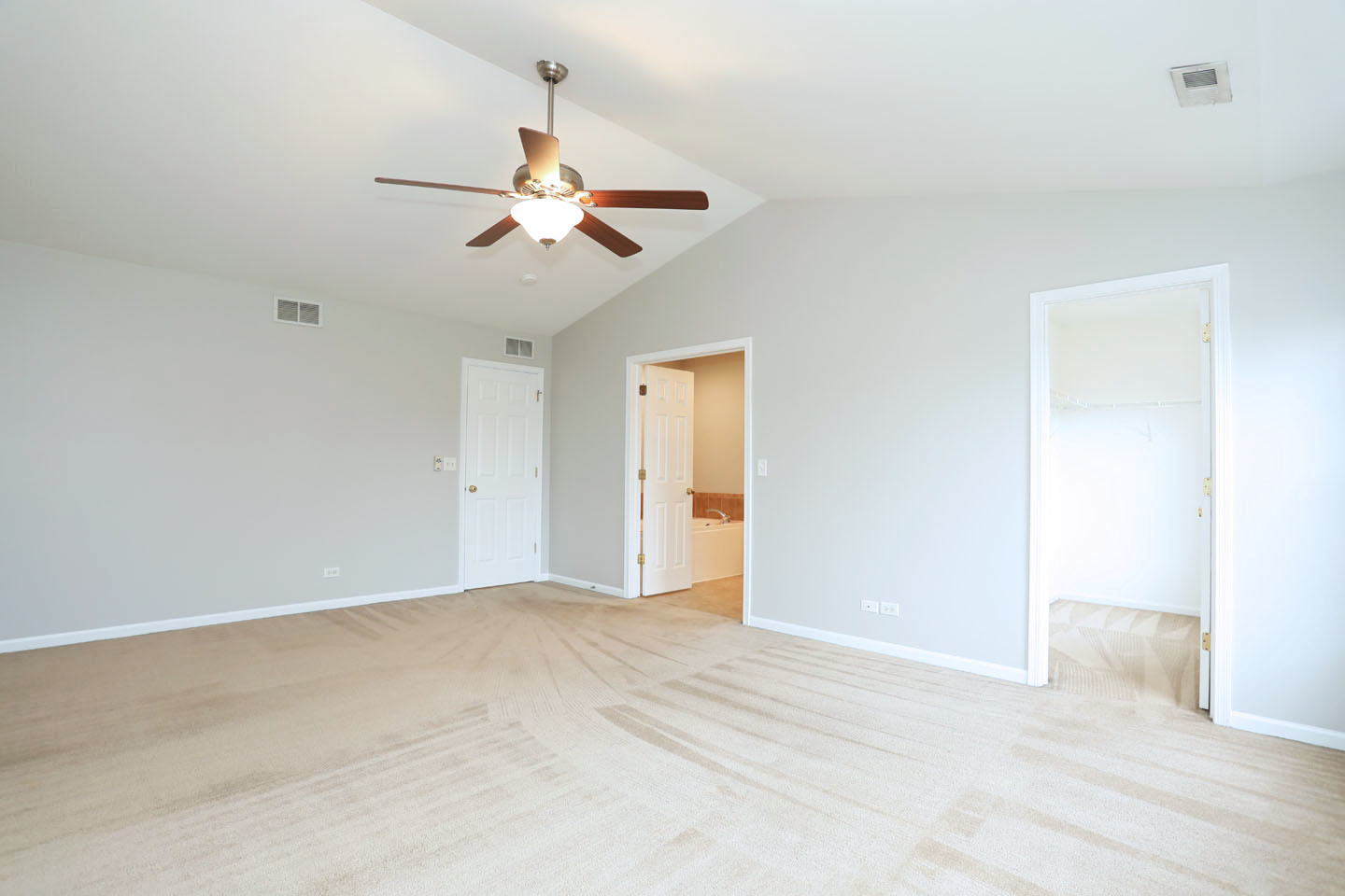 753 Thornbury Court, Bartlett, IL 60103