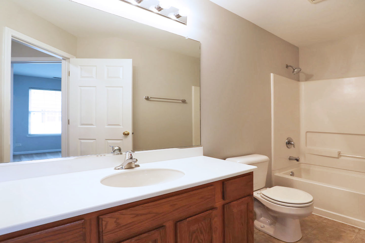 753 Thornbury Court, Bartlett, IL 60103