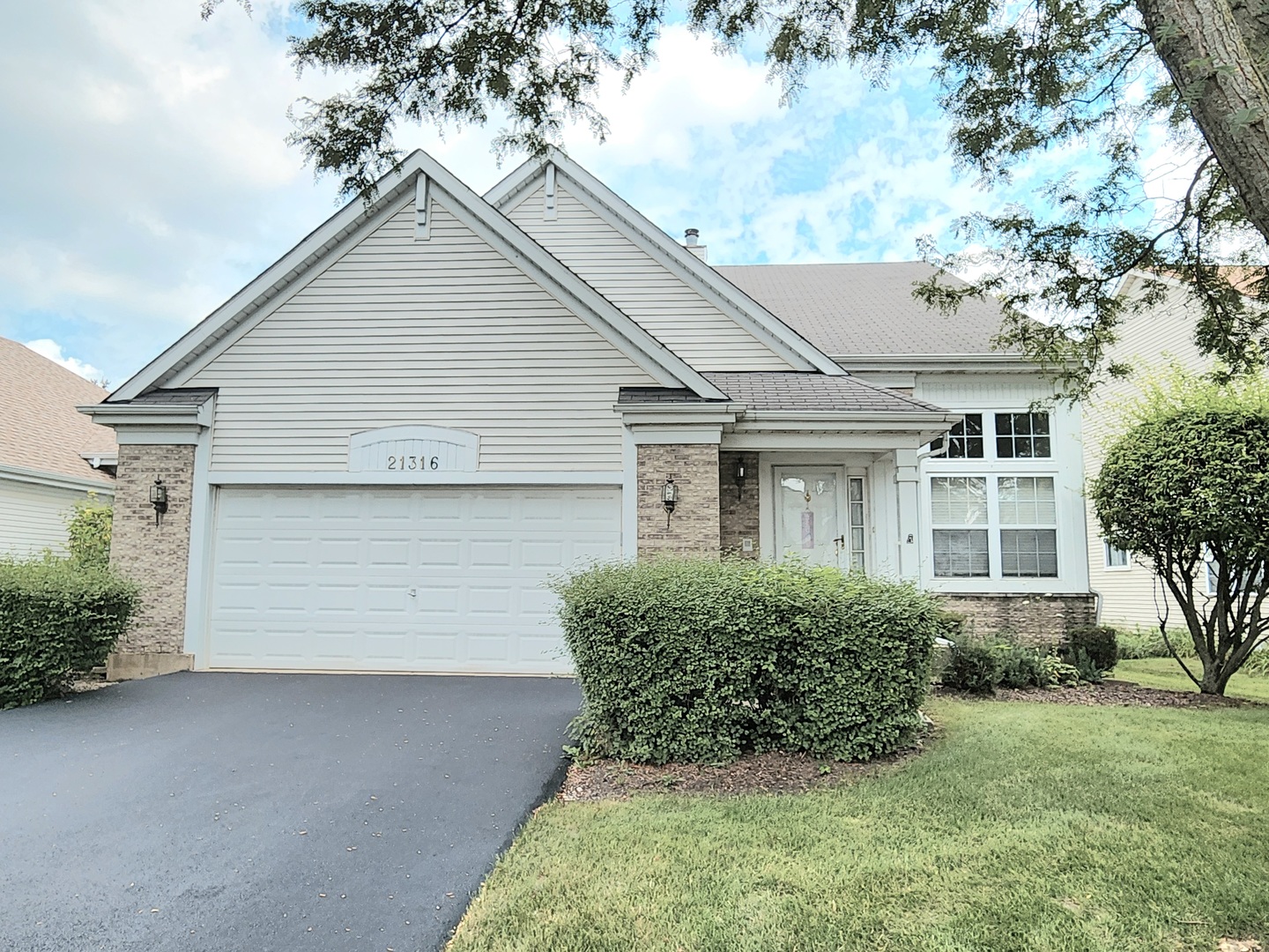 21316 W Redwood Drive, Plainfield, IL 60544
