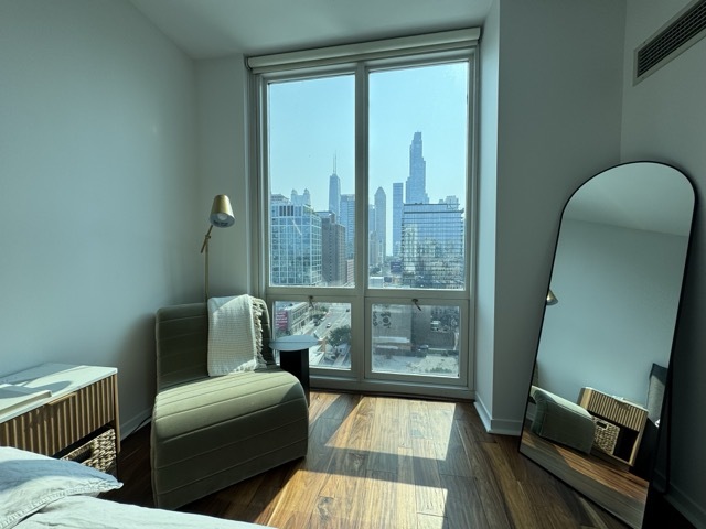 757 N Orleans Street #1206, Chicago, IL 60601