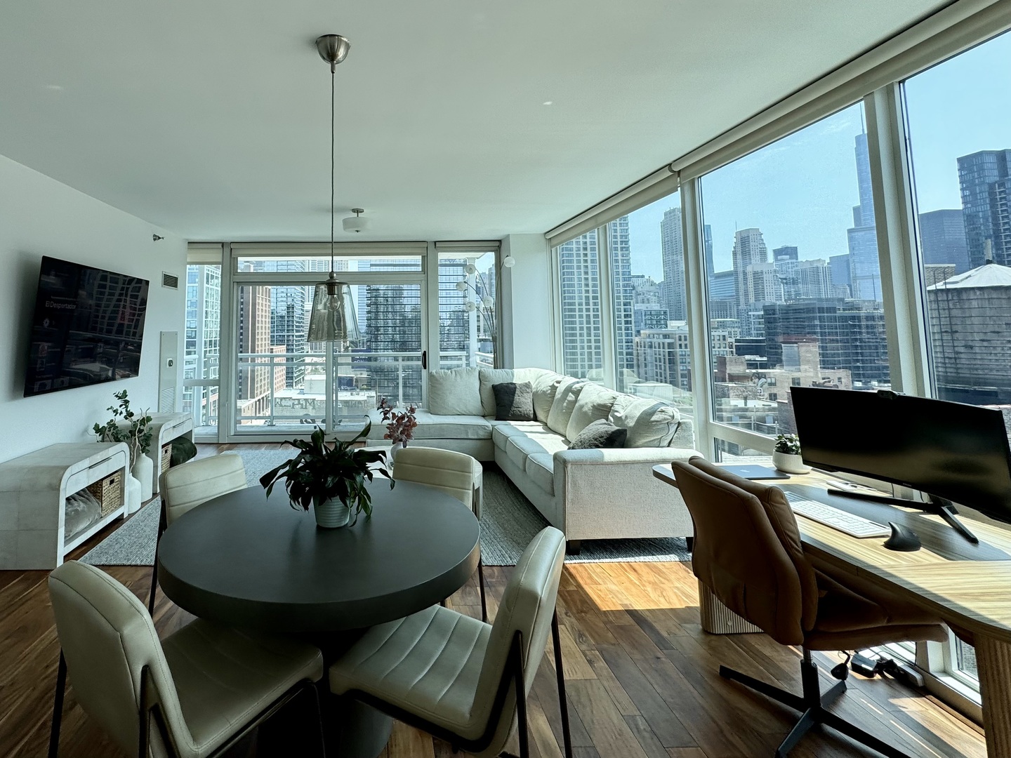 757 N Orleans Street #1206, Chicago, IL 60601