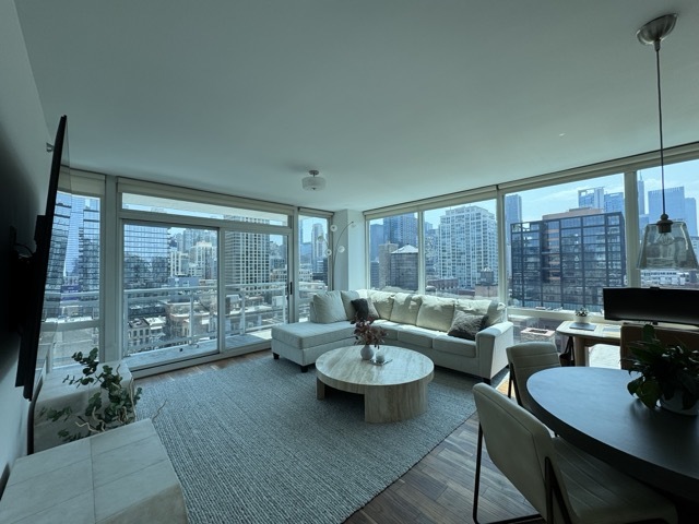 757 N Orleans Street #1206, Chicago, IL 60601