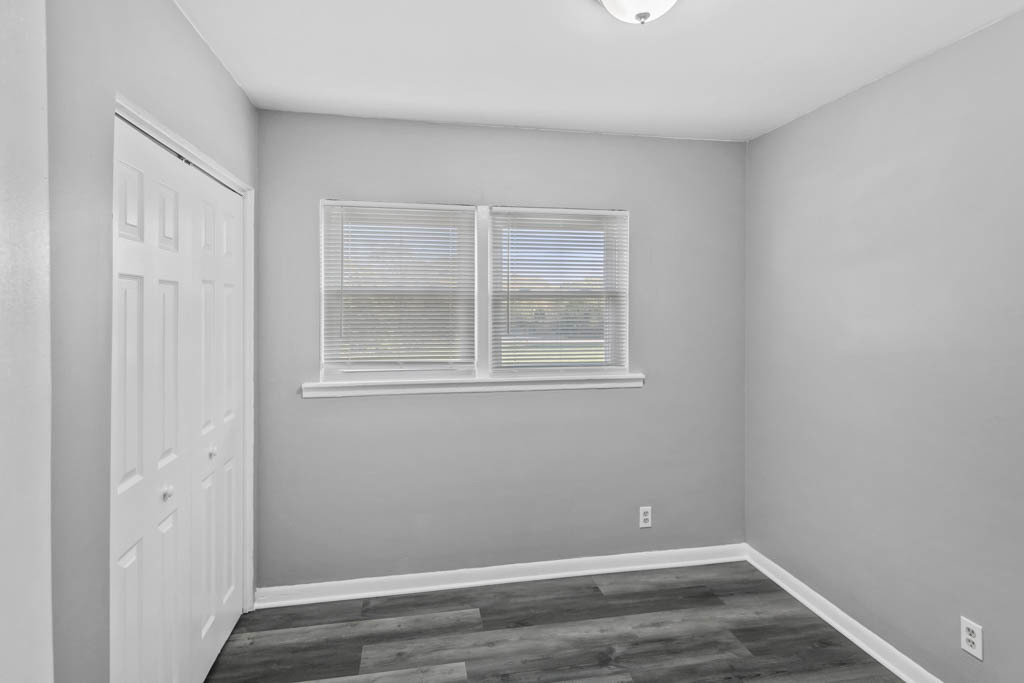 991 Tollview Avenue #5, Aurora, IL 60505