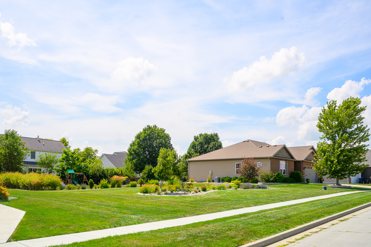 2611 Piney Run, Bloomington, IL 61705