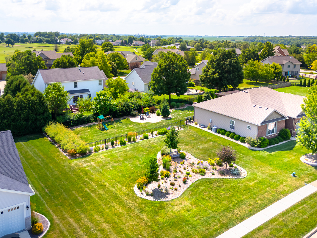 2611 Piney Run, Bloomington, IL 61705