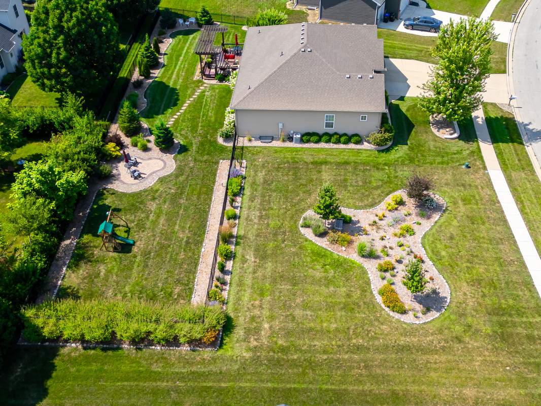 2611 Piney Run, Bloomington, IL 61705