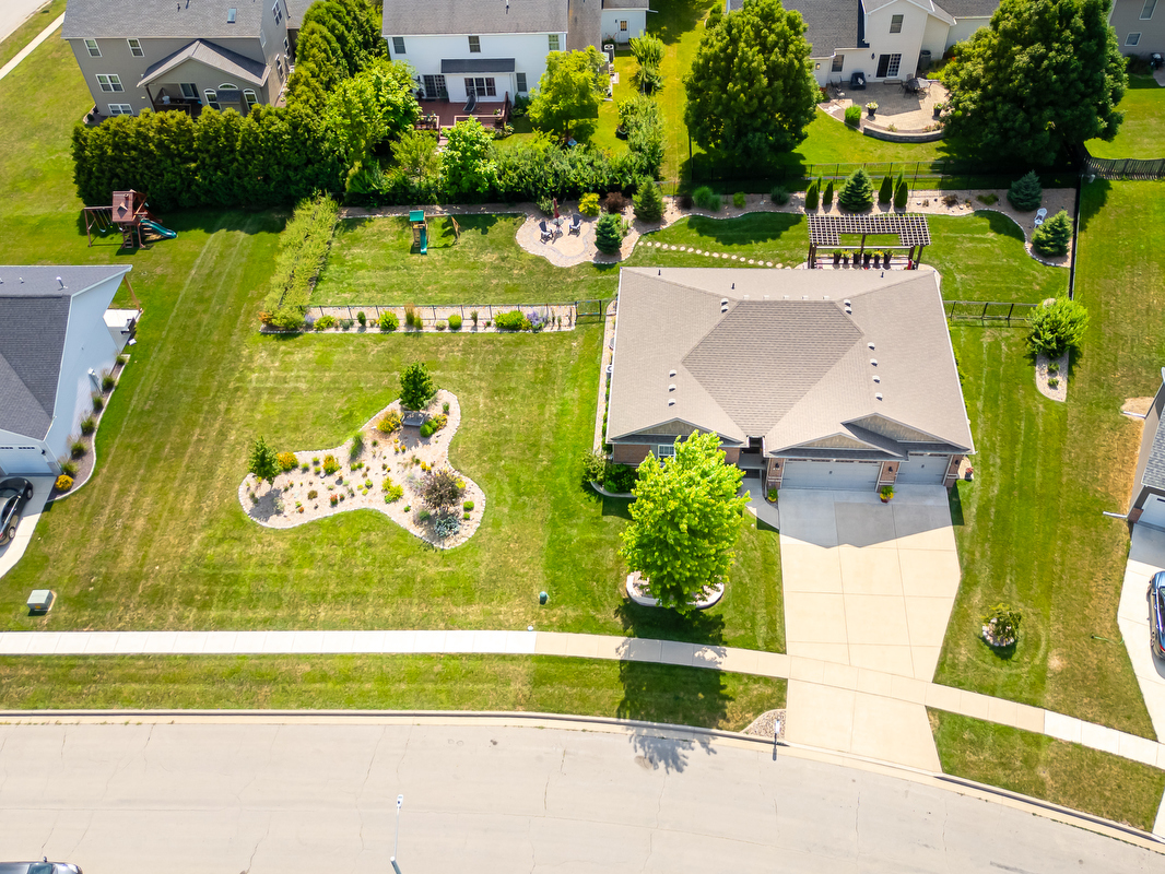 2611 Piney Run, Bloomington, IL 61705