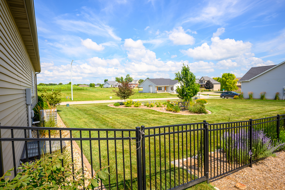 2611 Piney Run, Bloomington, IL 61705