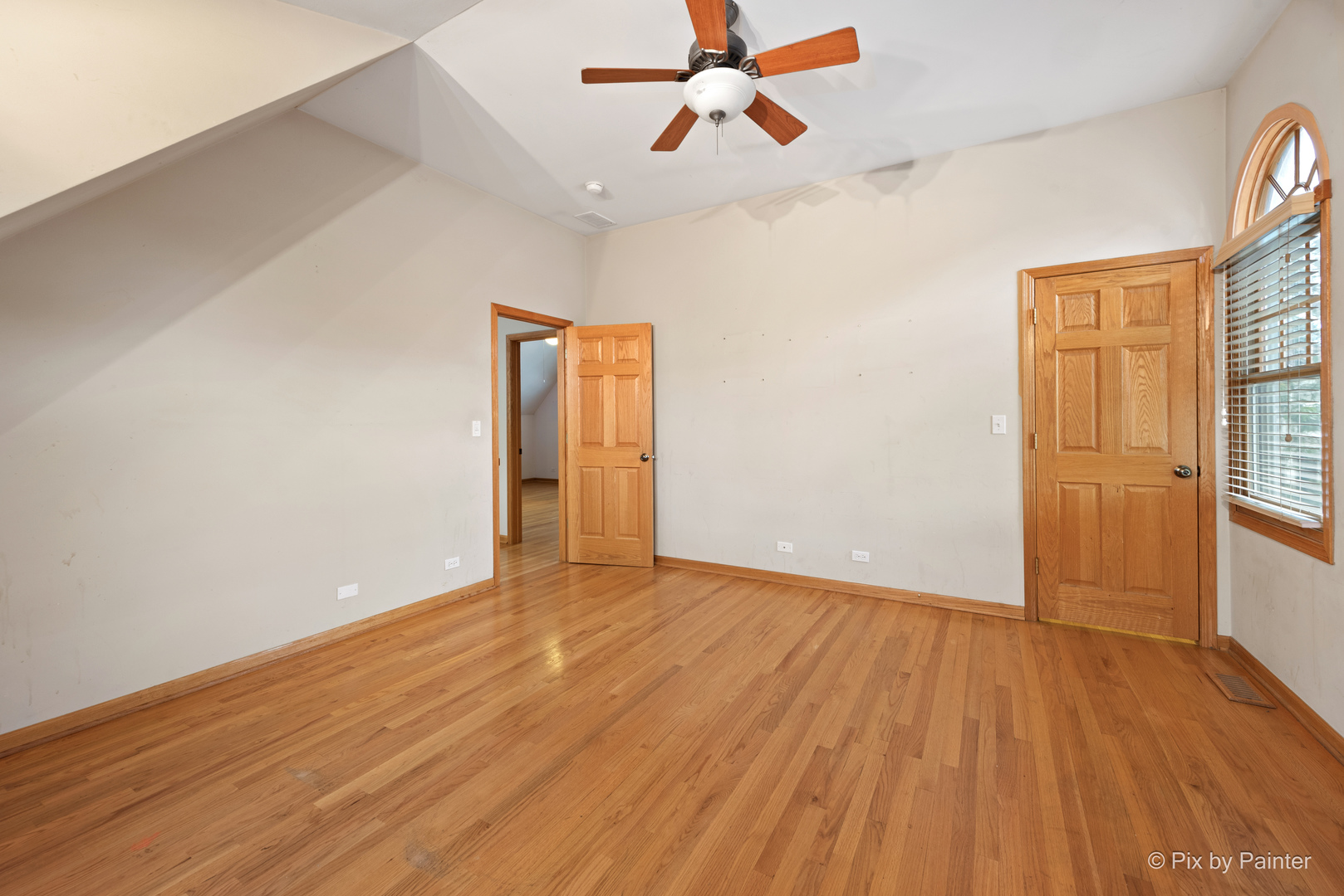 963 S Saylor Avenue, Elmhurst, IL 60126