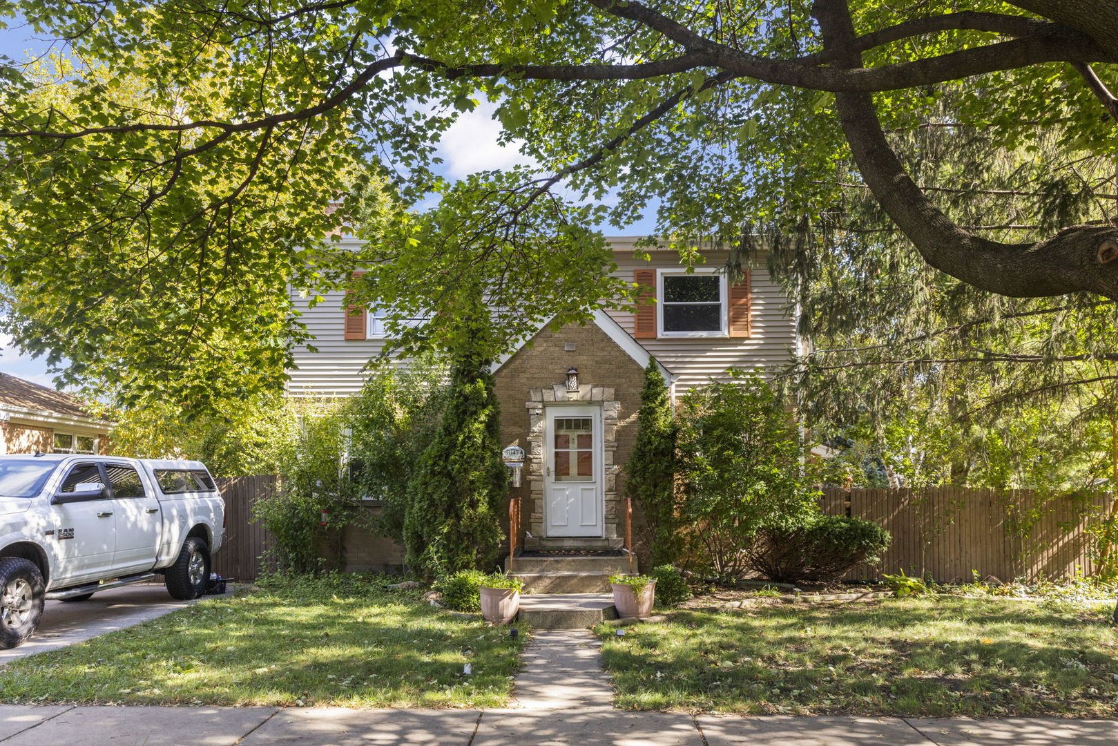 9047 S 50th Avenue, Oak Lawn, IL 60453