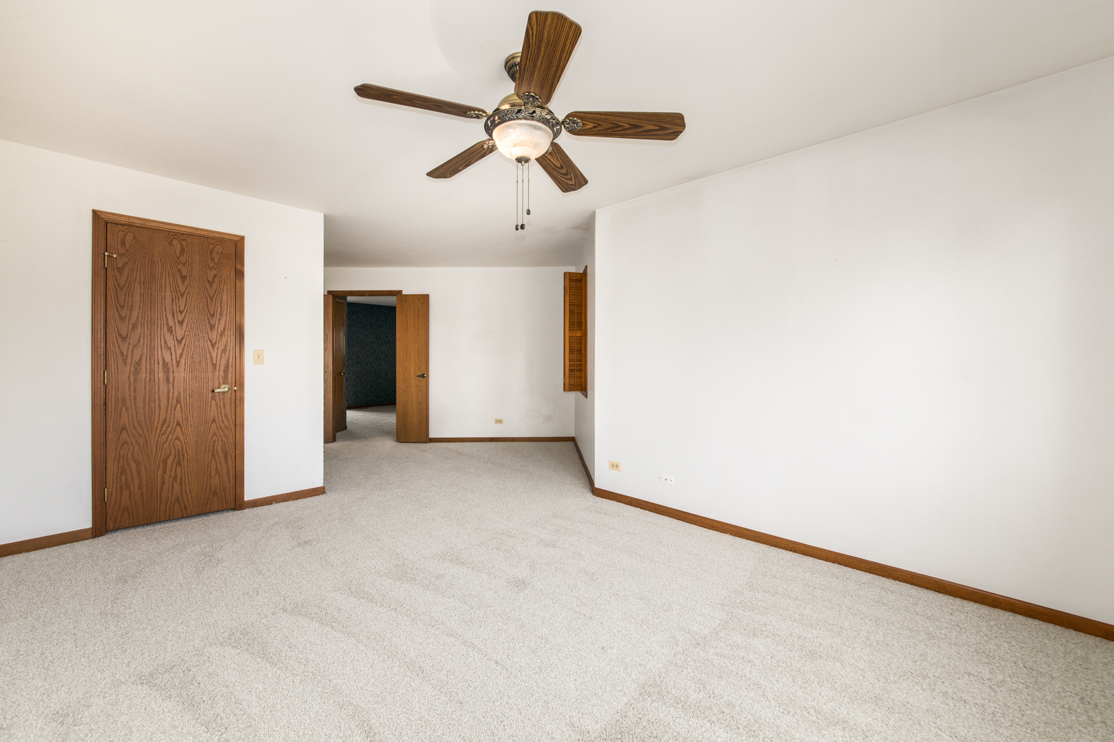 1711 Pebble Beach Court, Hoffman Estates, IL 60169