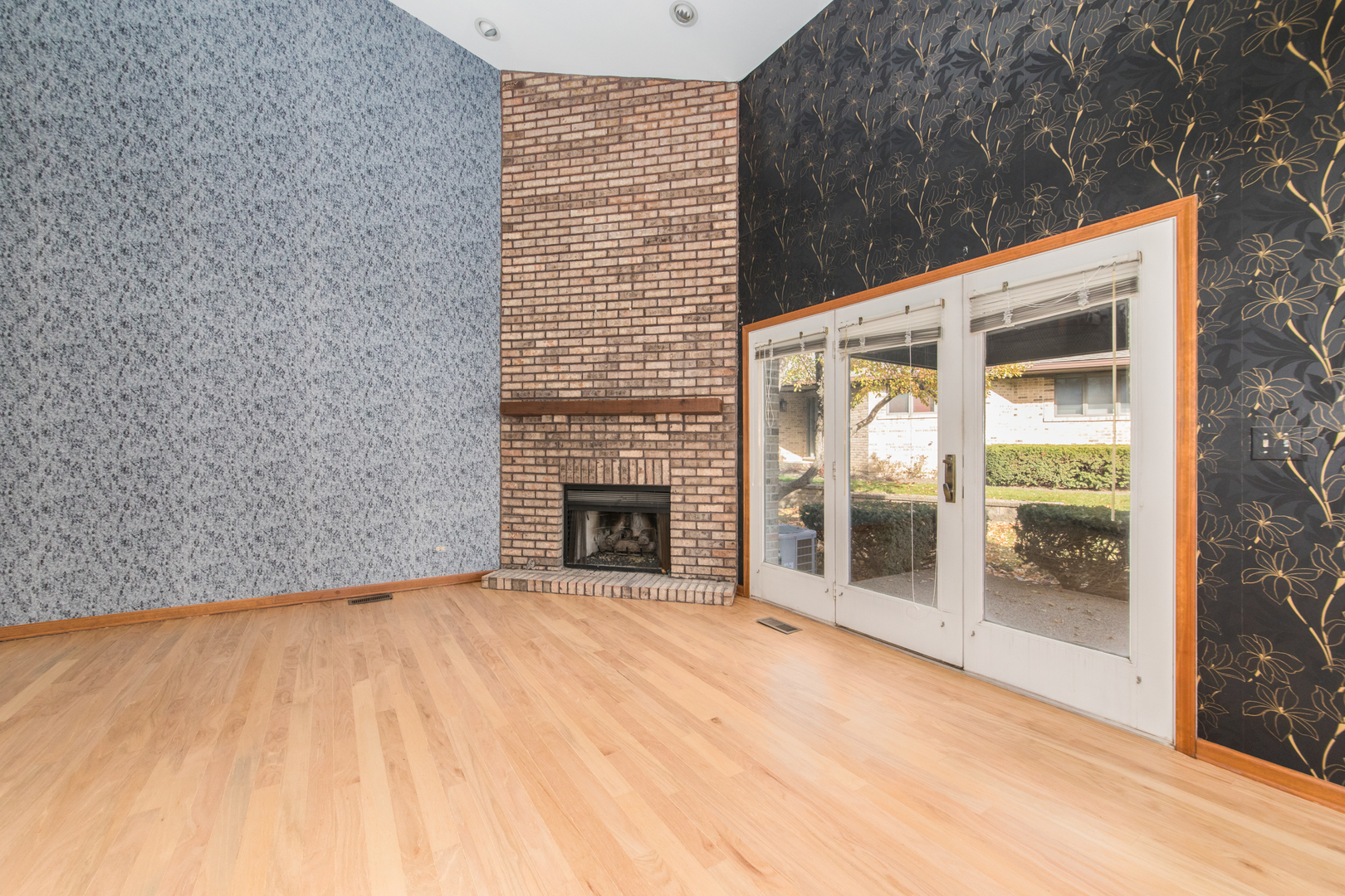 1711 Pebble Beach Court, Hoffman Estates, IL 60169