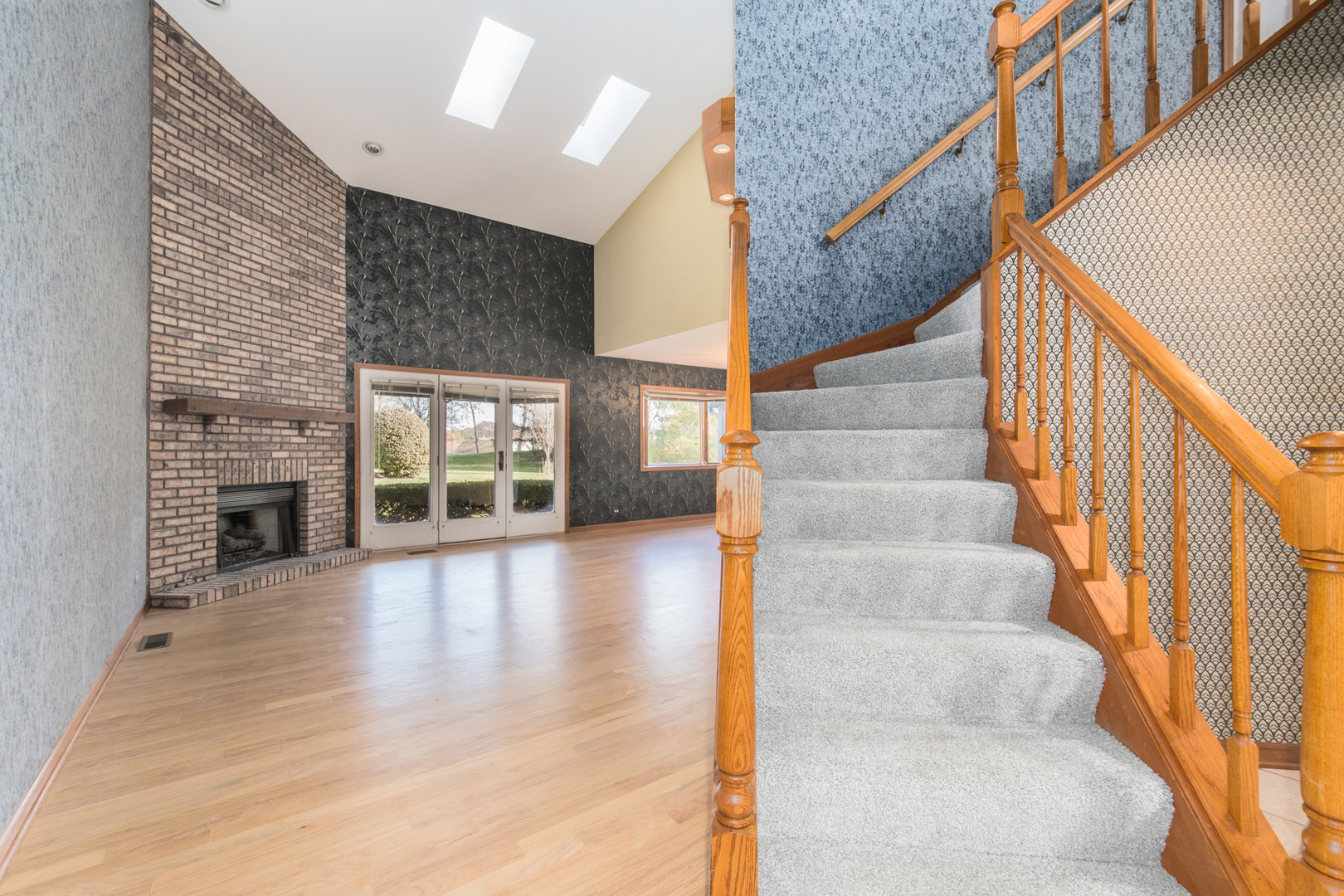 1711 Pebble Beach Court, Hoffman Estates, IL 60169