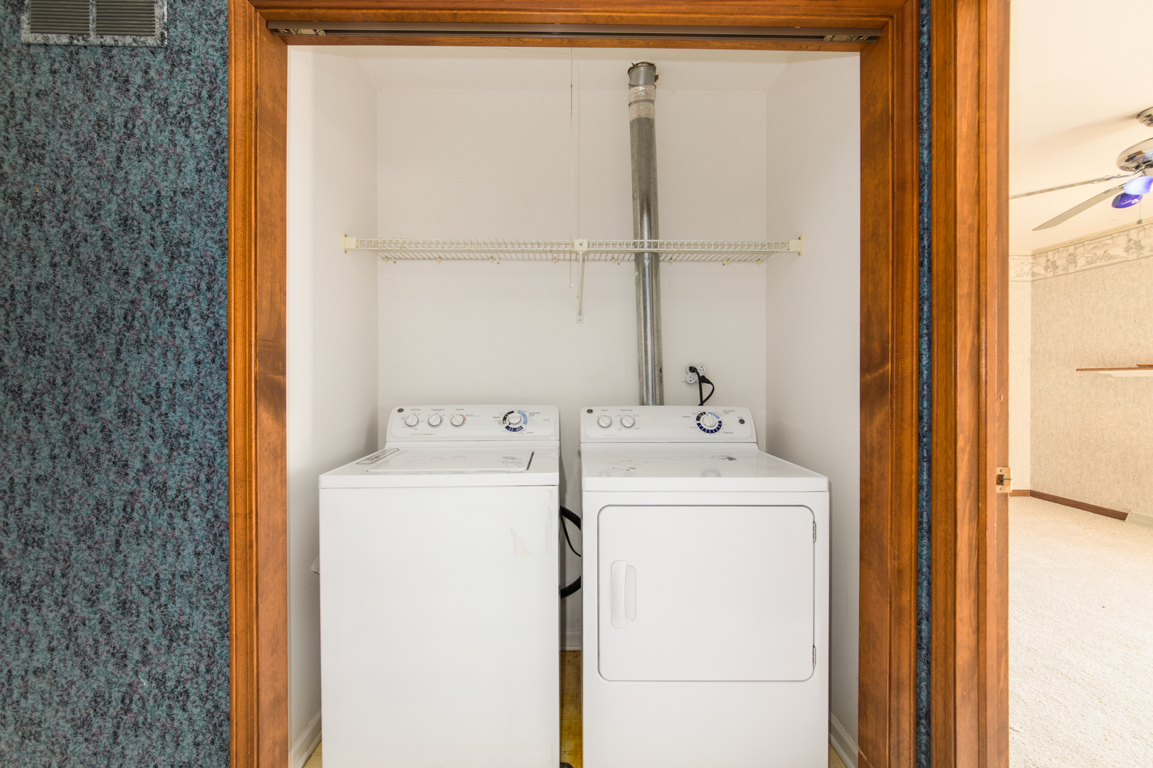 1711 Pebble Beach Court, Hoffman Estates, IL 60169