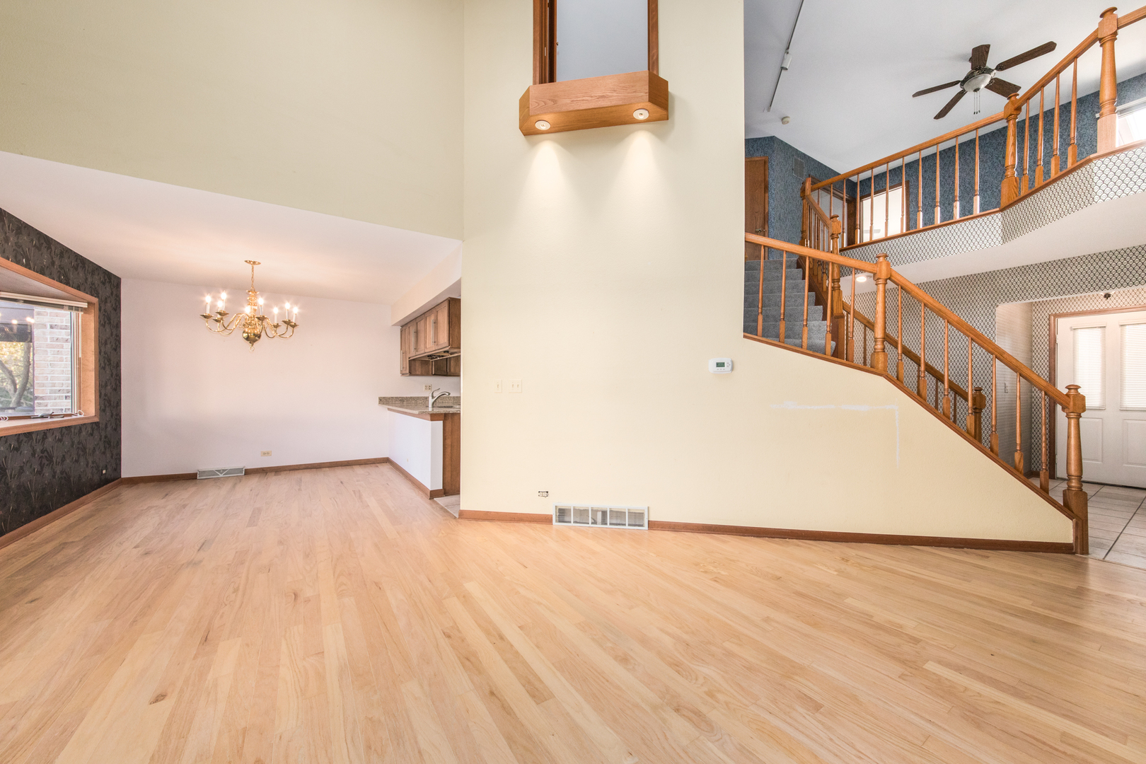 1711 Pebble Beach Court, Hoffman Estates, IL 60169