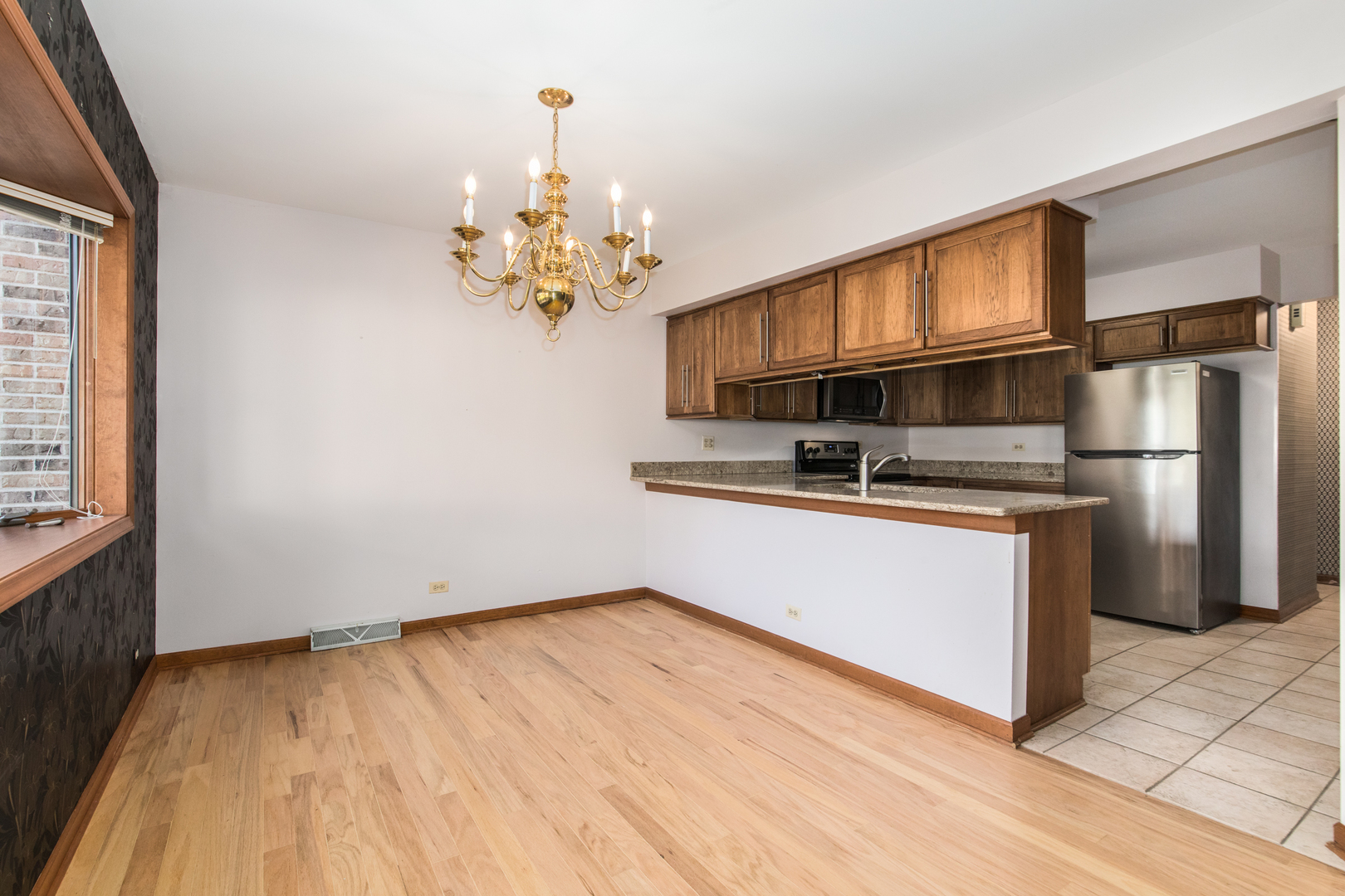 1711 Pebble Beach Court, Hoffman Estates, IL 60169