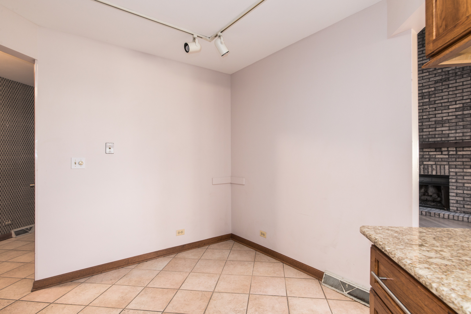 1711 Pebble Beach Court, Hoffman Estates, IL 60169