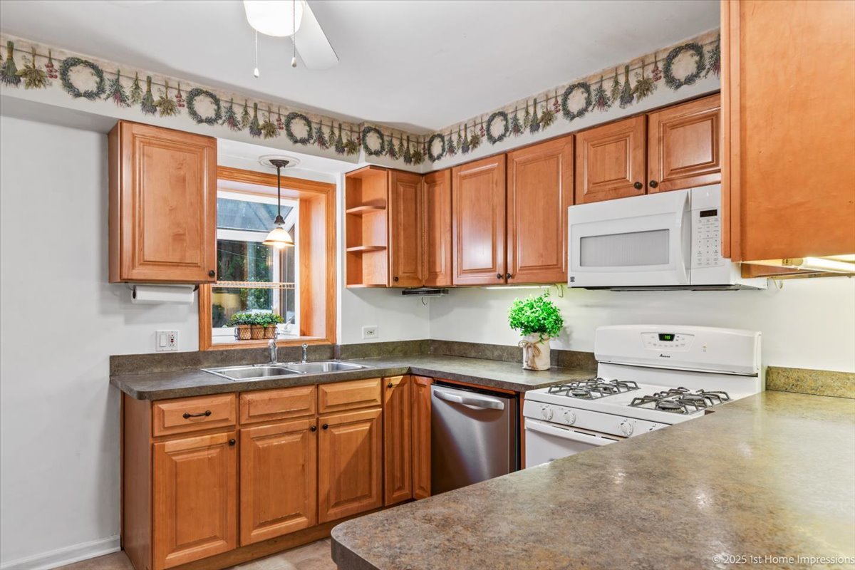 9252 S Sawyer Avenue, Evergreen Park, IL 60805