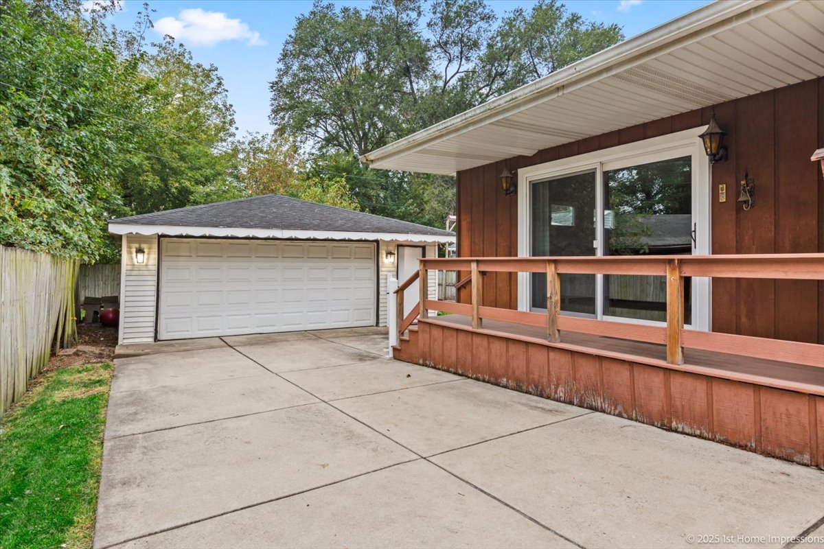 9252 S Sawyer Avenue, Evergreen Park, IL 60805