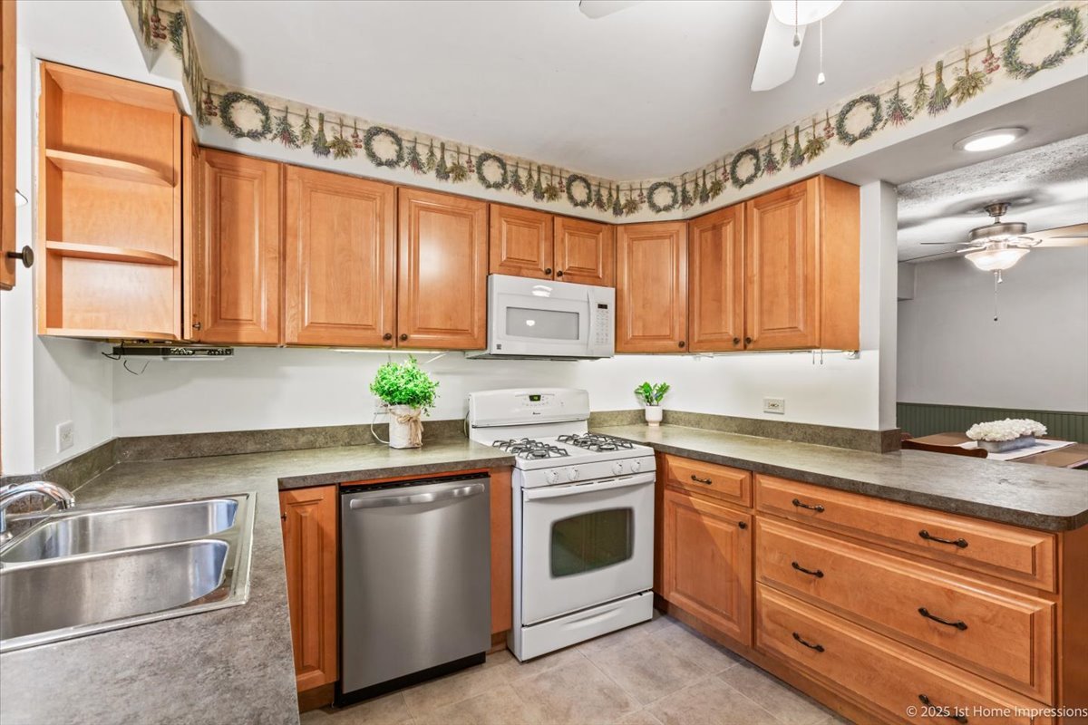 9252 S Sawyer Avenue, Evergreen Park, IL 60805