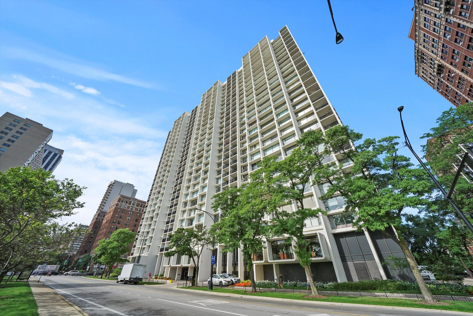 3200 N LAKE SHORE Drive #1904, Chicago, IL 60657