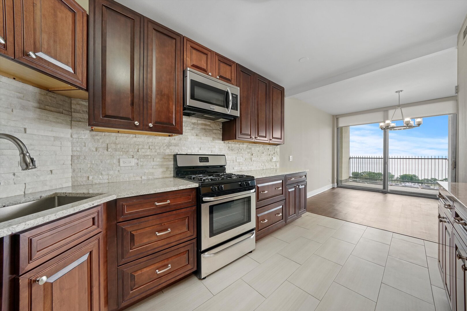 3200 N LAKE SHORE Drive #1904, Chicago, IL 60657