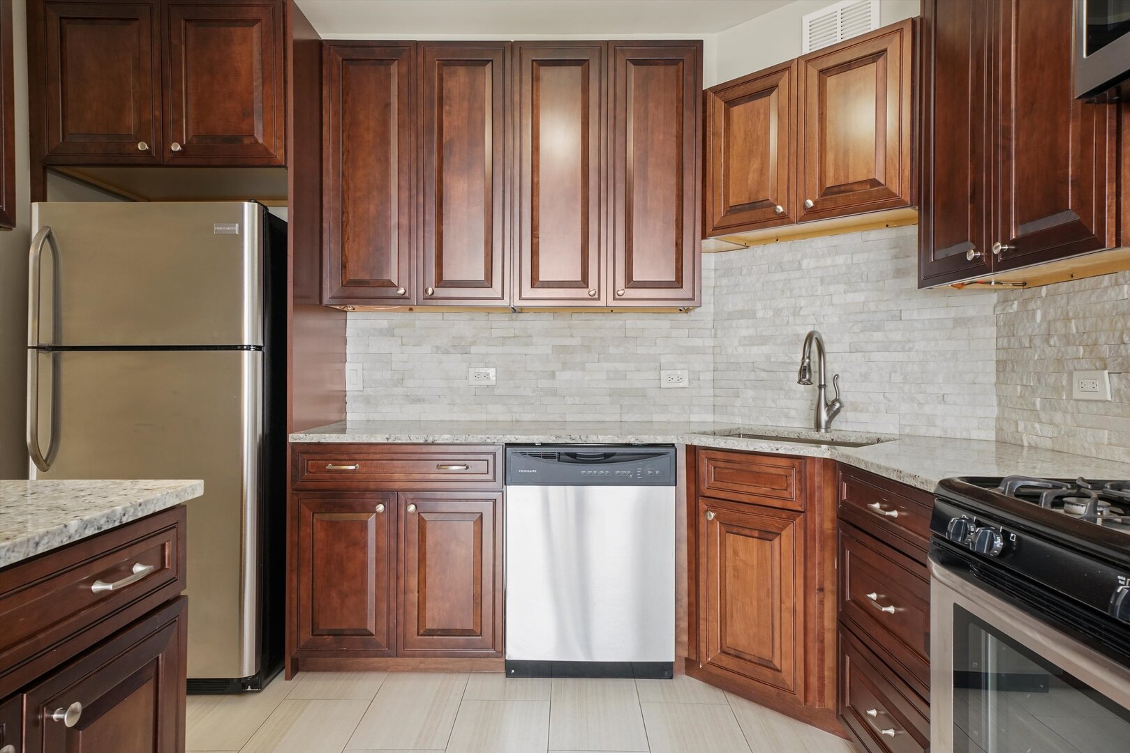 3200 N LAKE SHORE Drive #1904, Chicago, IL 60657