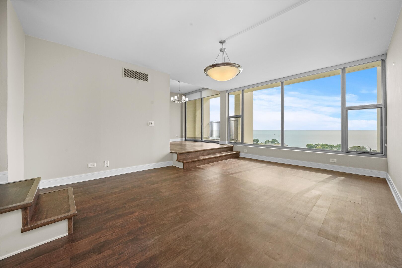 3200 N LAKE SHORE Drive #1904, Chicago, IL 60657