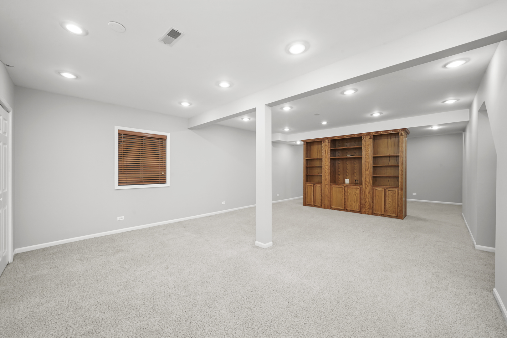 1379 W Deer Court, Palatine, IL 60067