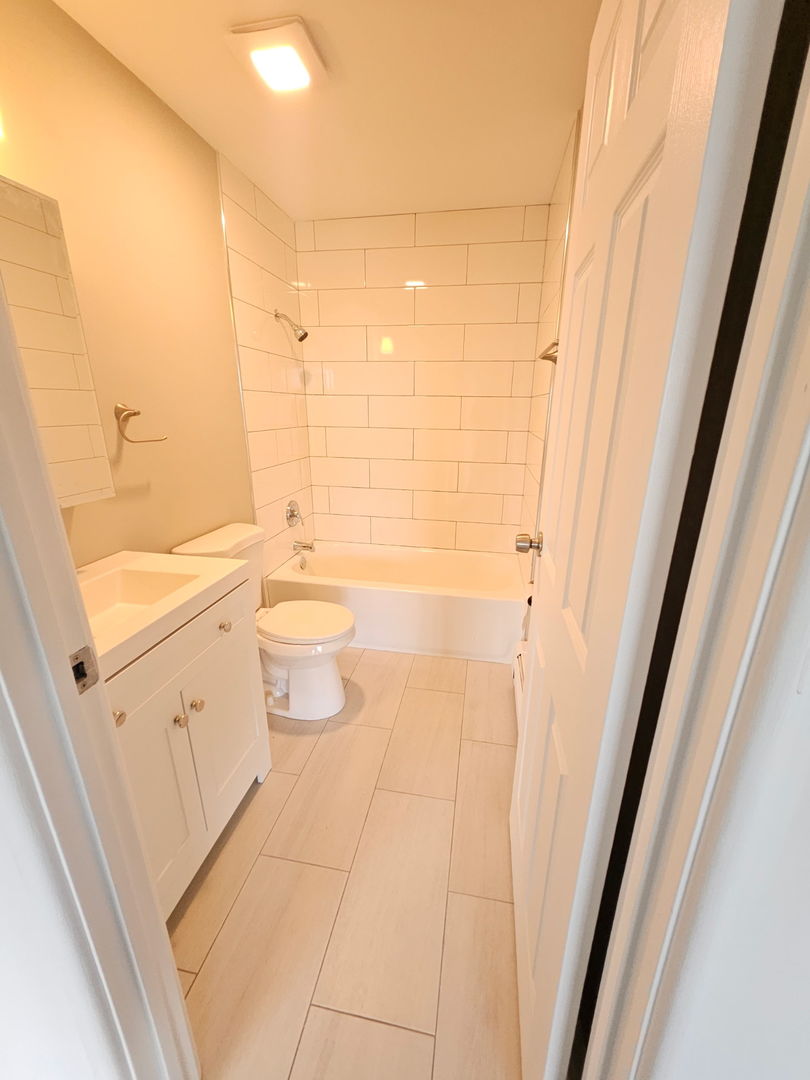 11010 Central Avenue #3a, Chicago Ridge, IL 60415